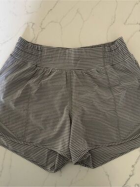 Lululemon Hotty Hot Gray and White Striped Shorts size 6 Tall